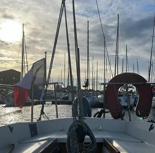 Nuit Insolite Sur Un Bateau Au Havre Botel *