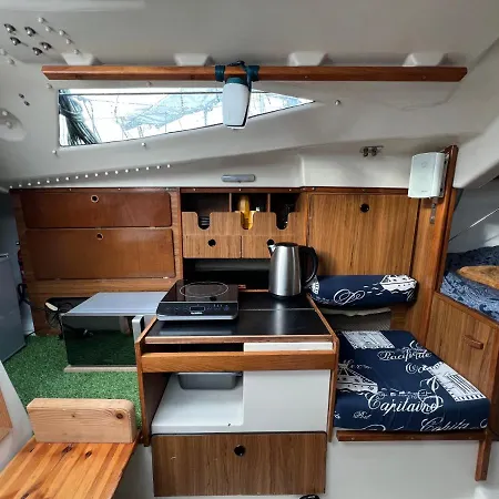 Nuit Insolite Sur Un Bateau Au Havre